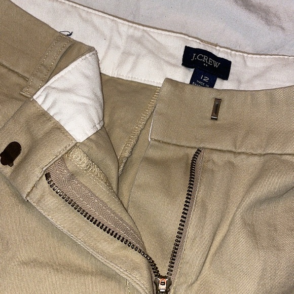 J Crew - women’s size 12 - khaki shorts EUC - Picture 3 of 9